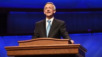 Pastor Robert Jeffress on importance of faith amid coronavirus: 'People need hope'