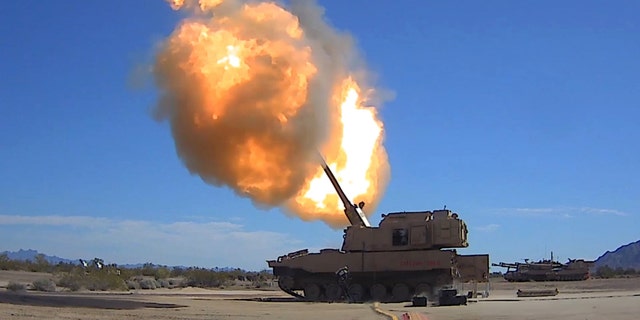 Amerikaanse. Army photo of the firing March 6 at Yuma Proving Grounds, Ariz. - lêerfoto.