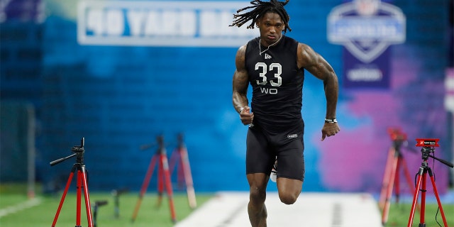 Oklahoma Sooners wide receiver Ceedee Lamb (WO33) runs the 40 yard dash during the 2020 NFL Combine at Lucas Oil Stadium. (Brian Spurlock-USA TODAY Sports)