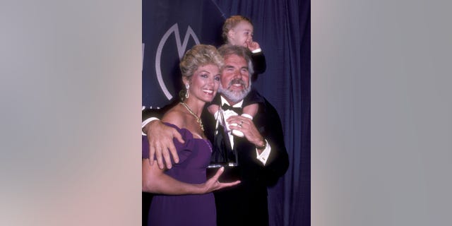 Kenny Rogers’ ex-wife says she ‘never felt uncomfortable’ about Dolly ...