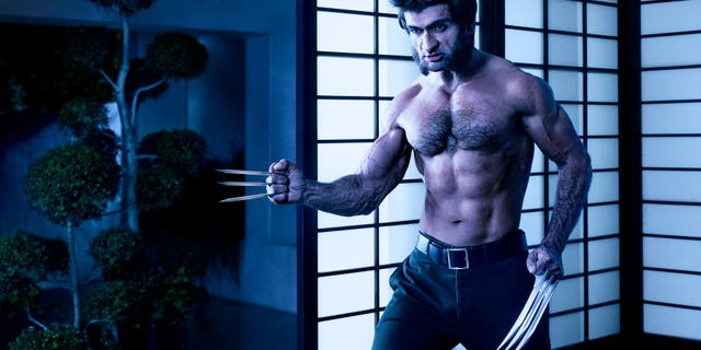 Kumail Nanjiani paying tribute to Hugh Jackman as Wolverine.
