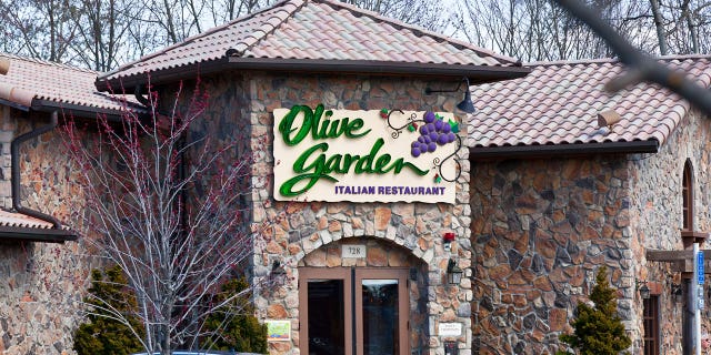 Olive Garden Fires Indiana Restaurant Manager Who Allegedly