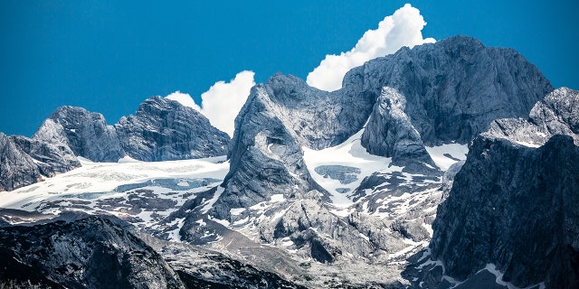 An avalanche in the Dachstein region of the Austrian Alps killed at least five hikers, authorities said.