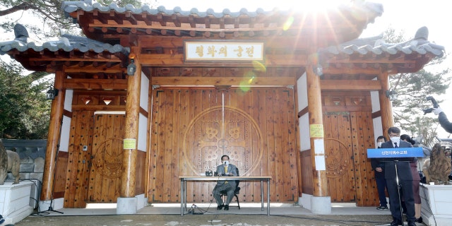 Lee Man-hee, a leader of Shincheonji Church of Jesus, speaks to the media during the press conference in Gapyeong, South Korea, Monday, March 2, 2020. (Kim Ju-sung/Yonhap via AP)