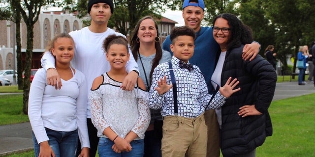 Sundee Rutter, center, and her kids.
