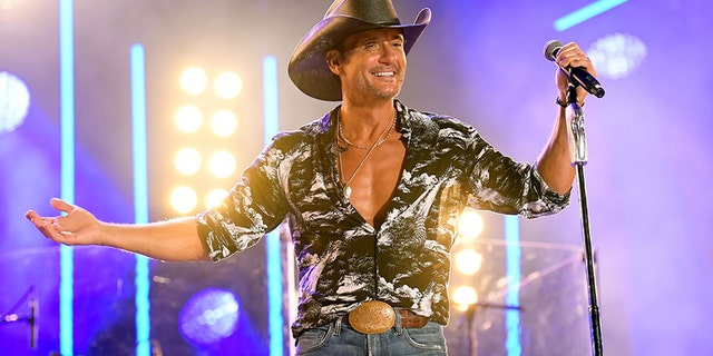 Tim McGraw performs on stage during day 3 of the 2019 CMA Music Festival on June 08, 2019 in Nashville, Tennessee. (Photo by Jason Kempin/Getty Images)