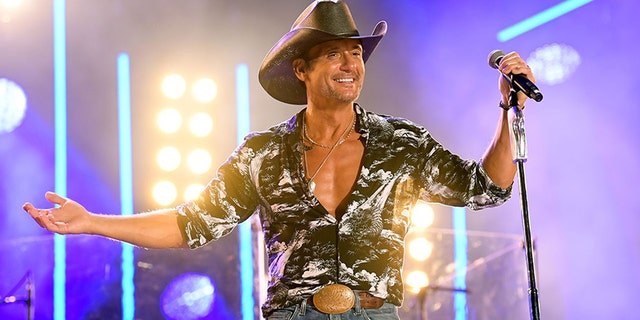 Tim McGraw performs on stage during day 3 of the 2019 CMA Music Festival on June 08, 2019 in Nashville, Tennessee. (Photo by Jason Kempin/Getty Images)