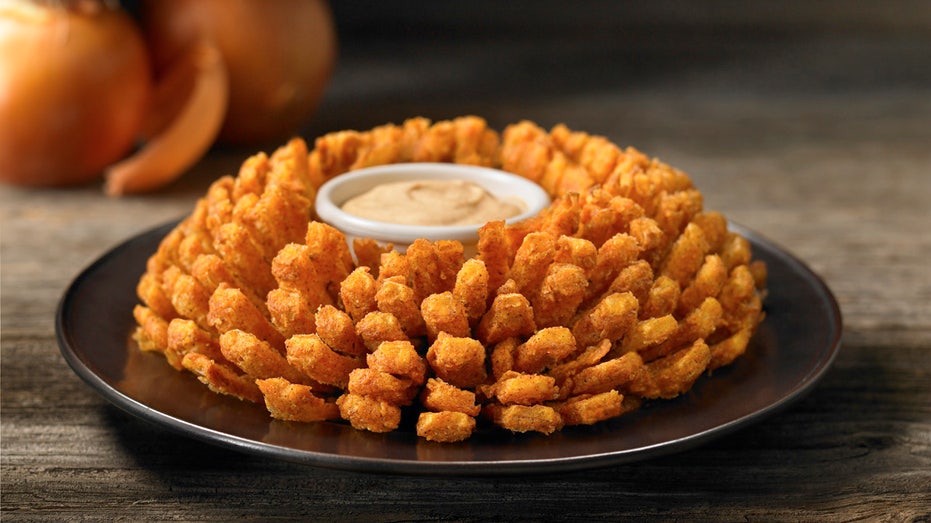 An Ingenious Device Is the Secret to Outback's Bloomin' Onion