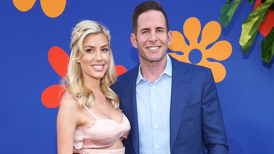 Heather Rae Young Tarek El Moussa Celebrate 1 Year Of Dating 0984