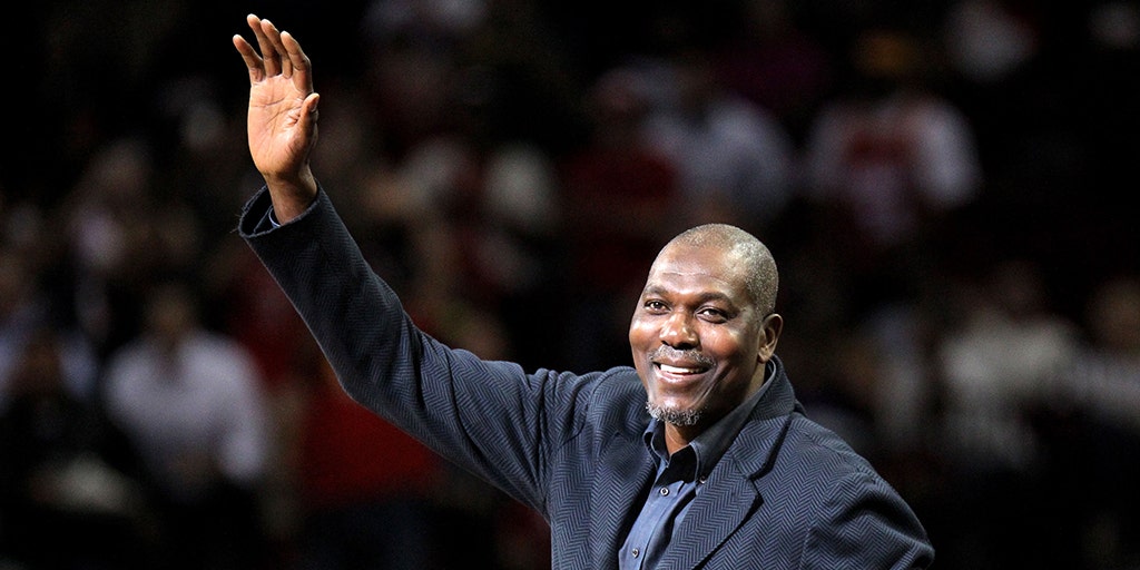 Ex Bulls General Manager Admits He Would Ve Taken Hakeem Olajuwon Over Michael Jordan In 1984 Fox News