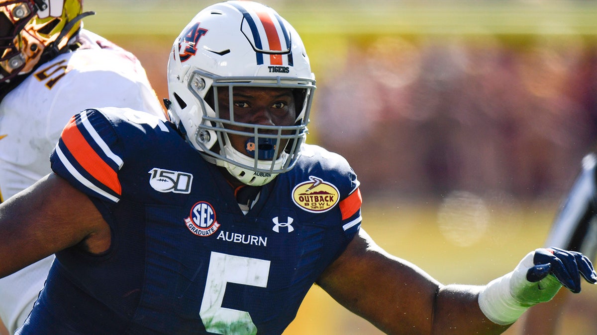 Derrick Brown lands with the Carolina Panthers. (Douglas DeFelice-USA TODAY Sports)