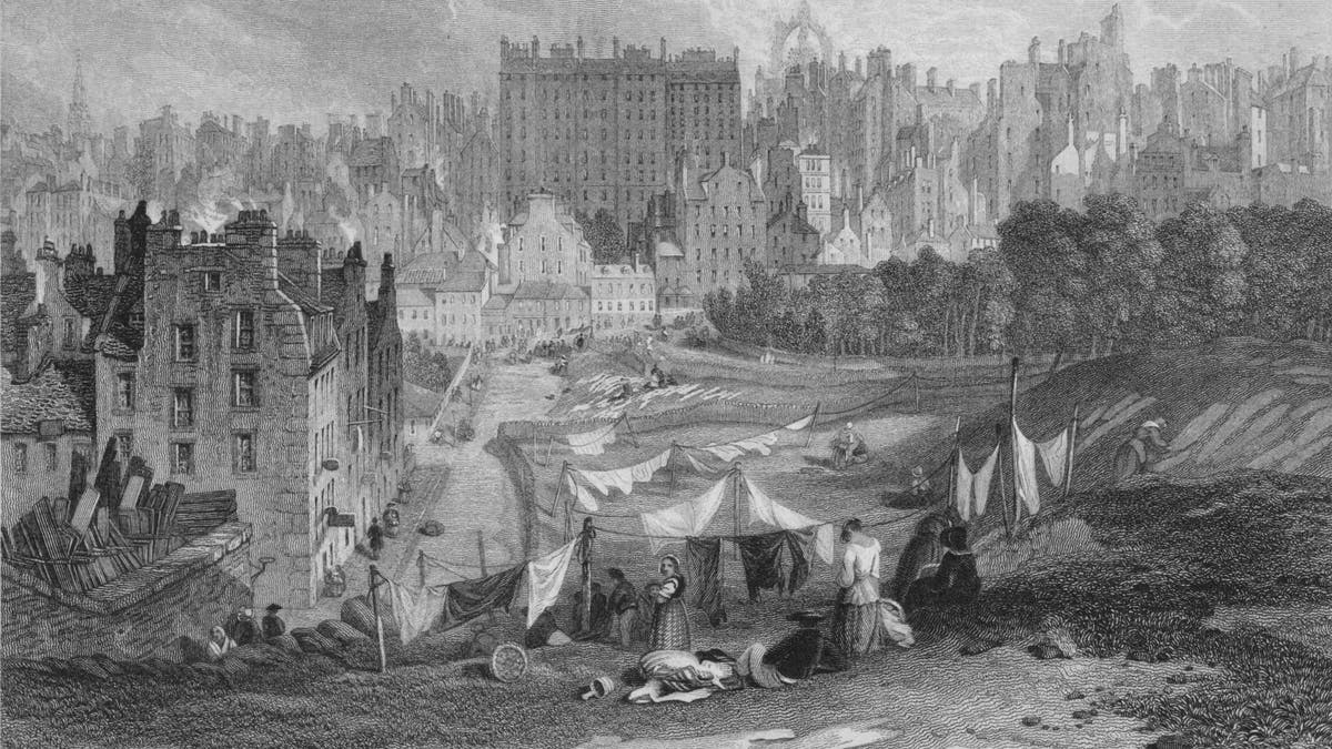 Edinburgh Old Town from Princes Street', 1841. After Thomas Miles Richardson (1784-1848). (Adam &amp; Charles Black, London, 1841). Artist Thomas Dobbie.