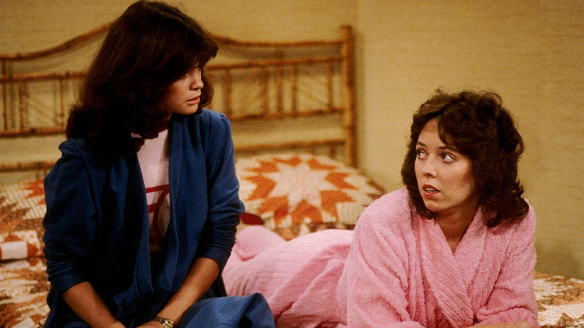 MacKenzie Phillips (R) and Valerie Bertinelli in the original 'One Day at a Time.'