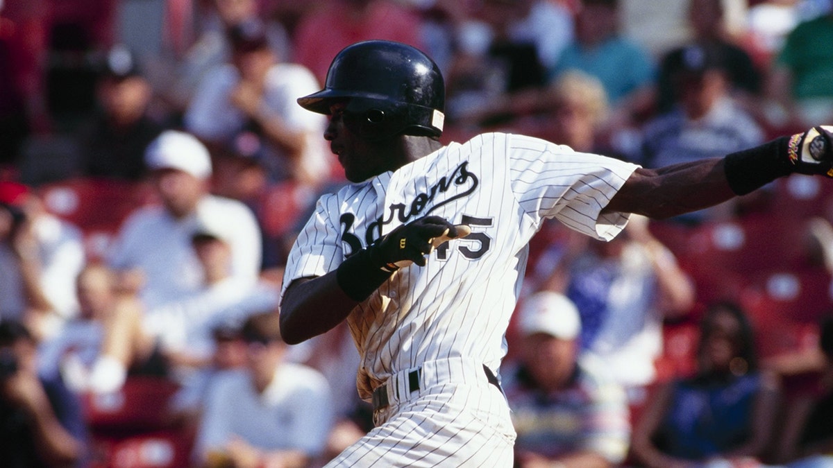Michael Jordan's baseball foray: The inside story, 25 years later
