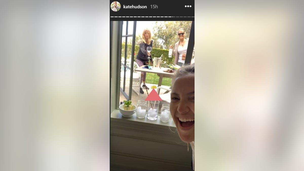 Kate Hudson enjoys drinks with her mother Goldie Hawn on her birthday.