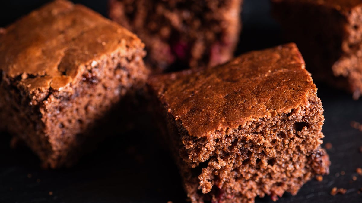 Many modern recipes for "depression cakes" utilize cocoa powder for flavoring.
