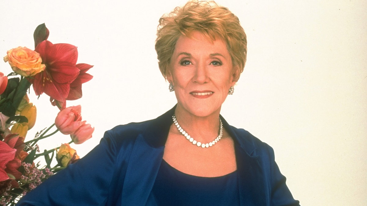 'The Young and the Restless' will air reruns featuring the late Jeanne Cooper.