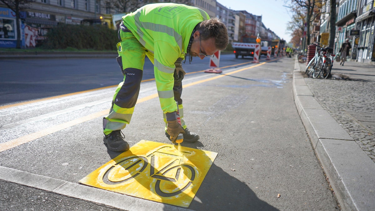 The establishment of bicycle lanes in Berlin was accelerated in order to give citizens an incentive to switch to cycling amid the coronavirus. (Joerg Carstensen/dpa via AP)