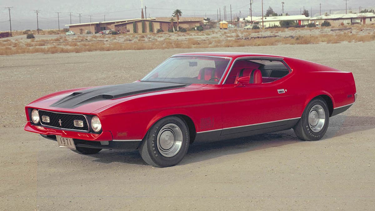 The Mach 1 got a bigger body in 1971 and the 375 hp Super Cobra Jet engine option to go with it.