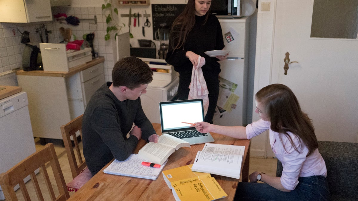 Teenagers are struggling with anxiety and learning from home amid the COVID-19 pandemic. (Credit: Getty Images)