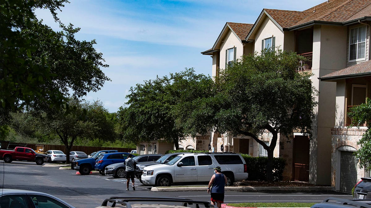 A woman who lost custody of her two children killed them both and her own mother before killing herself at the Sedona Ranch apartments in San Antonio, police said. (Billy Calzada/The San Antonio Express-News via AP)