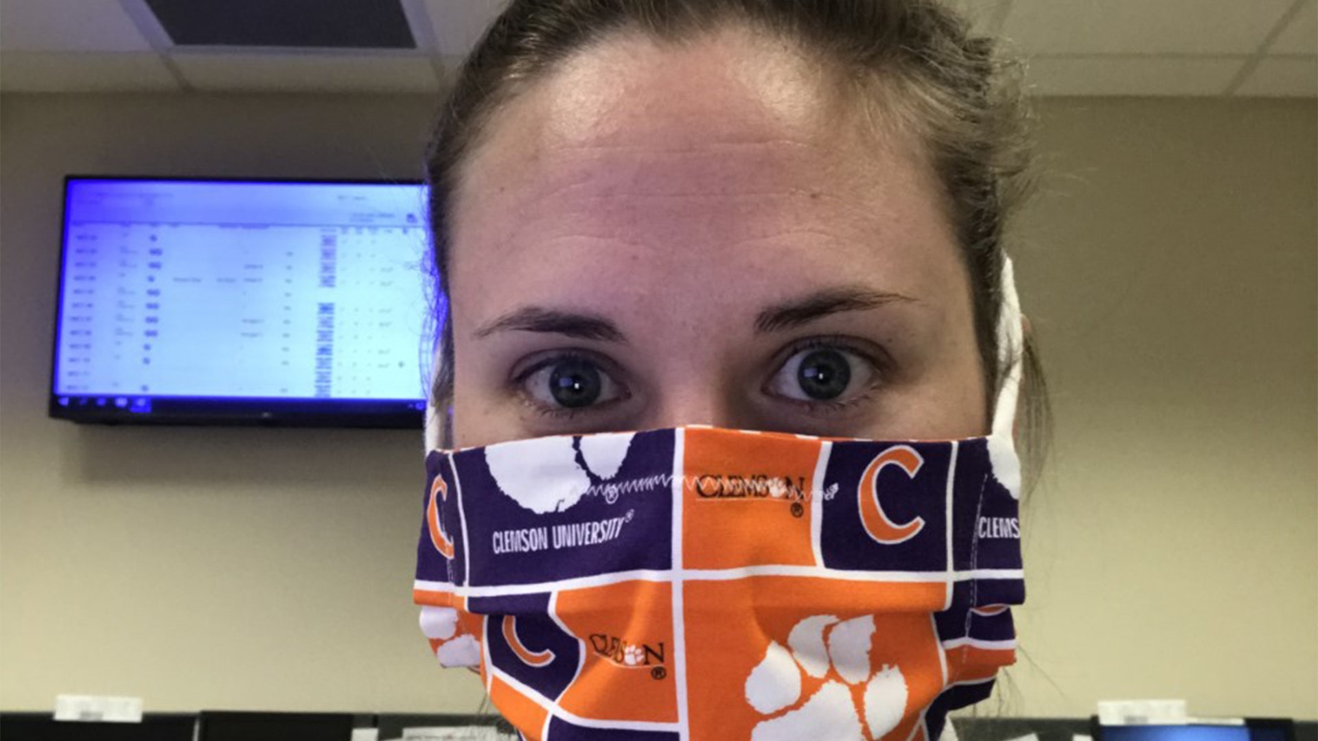 Our daughter is a critical care Physician at U TN and they have been instructed to wear face masks 24/7. Megan’s MIL had masks made out of an old tailgate tablecloth! Megan sent this photo to us with the caption: Nothing could be finer than to be a Clemson Tiger😷🦠🐯!