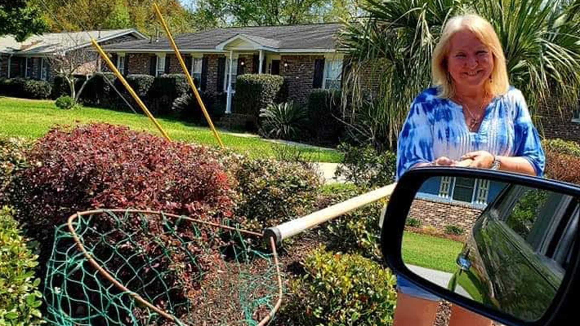 We had planned lunch to celebrate my sisters 71st birthday. I became ill running a low grade fever and decided I would drop off her lunch. She surprised me with a unique way of getting her lunch staying 6 ft away. What a crazy big sis! LOVE HER! From Charleston, SC. Peggy Hilton