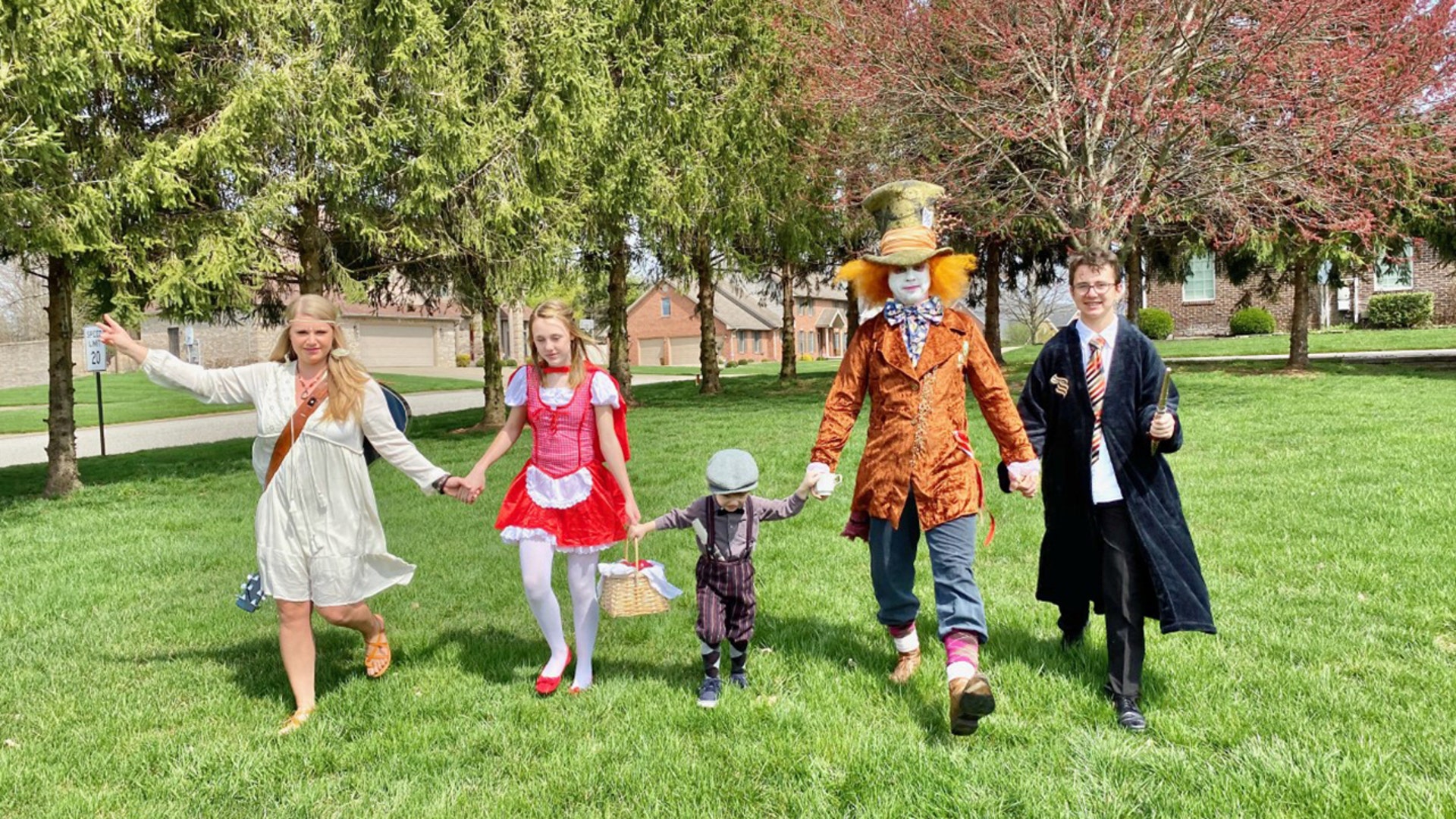 Trying to find fun family activities to pass the time so we have started....FAMILY THEME WEEK. The Marks Family. Ben &amp; Summer Marks along with children Benjamin 15yr, Anna 14yr, &amp; Tolliver 3yr.