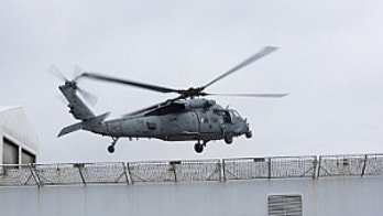 Navy helicopters deliver respirators to protect crew aboard USNS Comfort