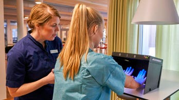 Former airline workers sign up to help hospitals during coronavirus pandemic