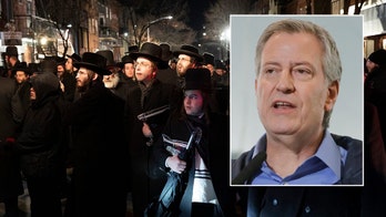 Coronavirus in New York: Video shows police cracking down on Jewish funeral following mayor's warning