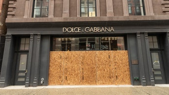 Businesses board up in NYC after shutting down due to coronavirus