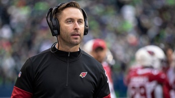 Arizona Cardinals' Kliff Kingsbury delights fans with war room setup during draft