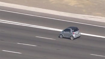Tiny Smart car leads police on highway chase in Phoenix