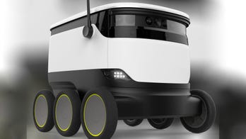 Arizona pizza place uses new method to battle coronavirus: robots