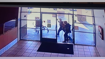 Arizona robber seen attacking elderly woman with pipe, stealing her pizza, police say