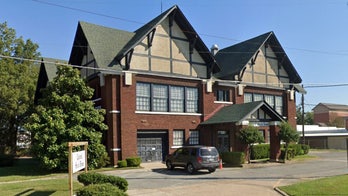 Customers tip 'whole' $1,200 stimulus check at Arkansas steakhouse