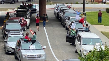 Mississippi group prays for hospital staff, patients during lunch break