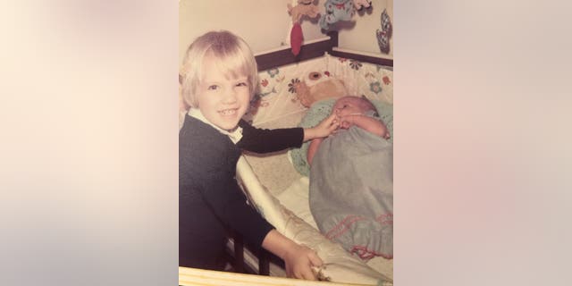 Author Dana Perino with her younger sister.