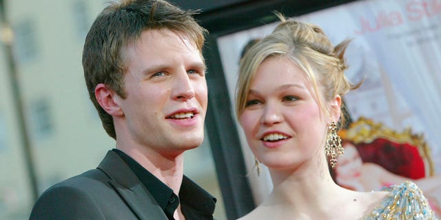 Luke Mably and Julia Stiles arrive at the premiere of 'The Prince and Me' at the Chinese Theater on March 28, 2004, in Los Angeles, Calif. 