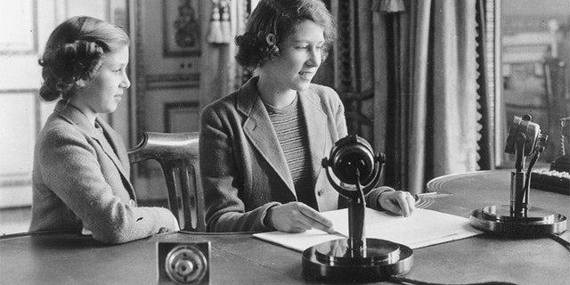 Queen Elizabeth addresses coronavirus pandemic: 'We will succeed' 3 Then-Princess Elizabeth making her first broadcast, accompanied by her younger sister Princess Margaret Rose, on October 12, 1940, in London.