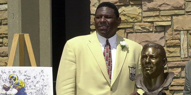 Pro Football Hall of Fame enshrinee Jackie Slater during the enshrinement ceremony Aug. 4, 2001 at the Pro Football Hall of Fame in Canton, OH. AFP PHOTO/David MAXWELL