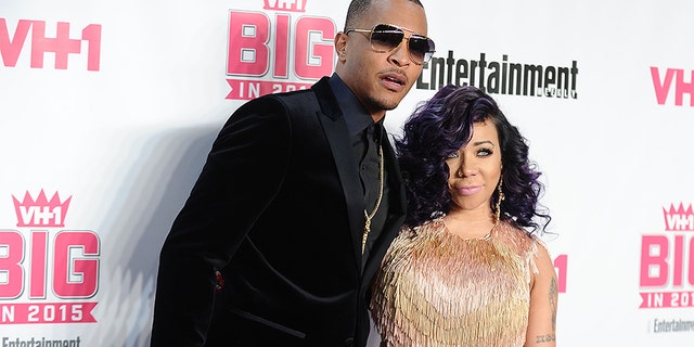 Rapper T.I. i Tameka 'Tiny' Cottle-Harris uczestniczą w gali VH1 Big In 2015 with Entertainment Weekly Awards w Pacific Design Center 15 listopada 2015 roku w West Hollywood, Kalifornia.'Tiny' Cottle-Harris attend the VH1 Big In 2015 with Entertainment Weekly Awards at Pacific Design Center on November 15, 2015, in West Hollywood, Calif. 