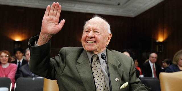 FILE - Mickey Rooney. (AP Photo/Alex Brandon, File)