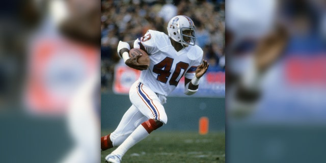 Cornerback Mike Haynes #40 of the New England Patriots during an NFL football game. Haynes played for the Patriots from 1976-82. (Photo by Focus on Sport/Getty Images)