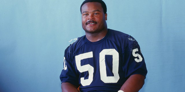 Chicago Bears linebacker Mike Singletary.