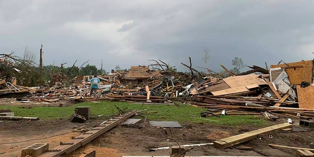 Mississippi Deputy, Wife Among Tornado Victims, Officer 'left This ...