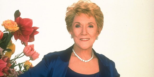 'The Young and the Restless' will air reruns featuring the late Jeanne Cooper.