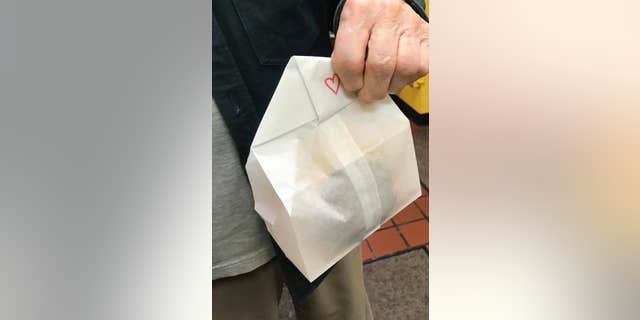 Those on Facebook were touched by the customer’s gesture.