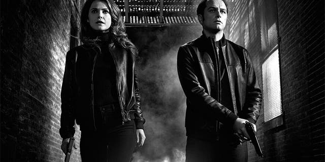 Keri Russell and Matthew Rhys in